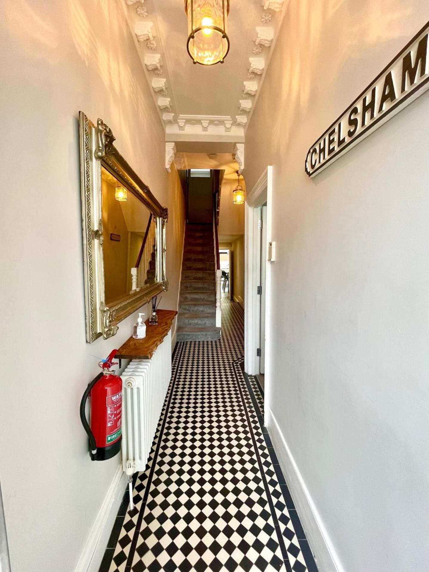 Private, Comfy And Quiet For 2 Clapham London